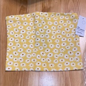Yellow flower strapless shirt